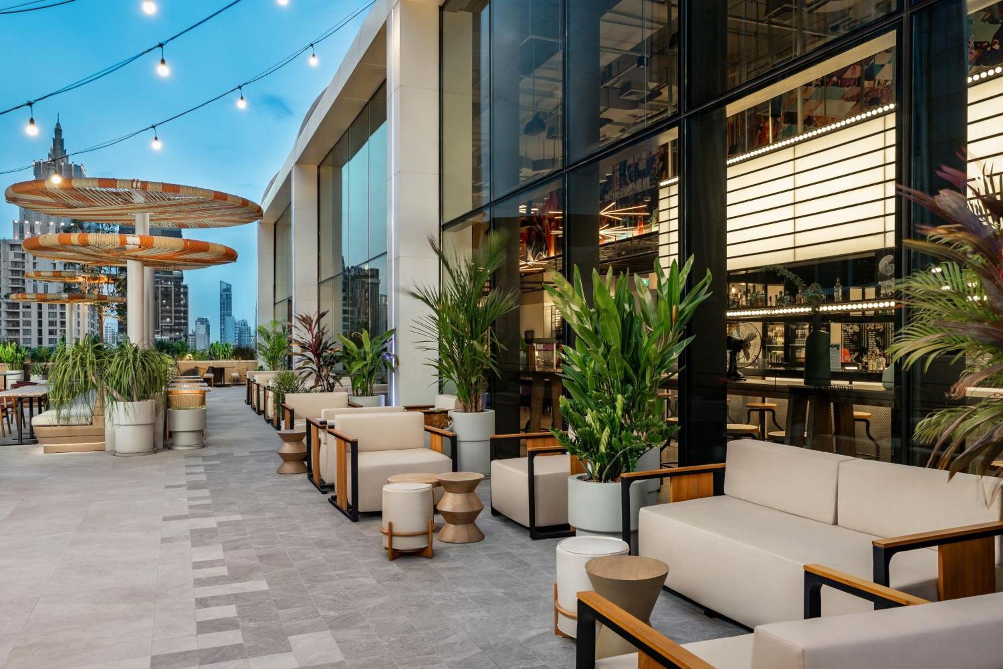 Moxy Bangkok Ratchaprasong Hotel Kültér fotó