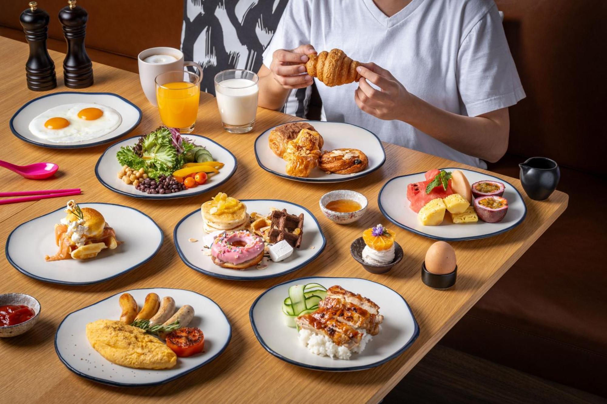Moxy Bangkok Ratchaprasong Hotel Kültér fotó