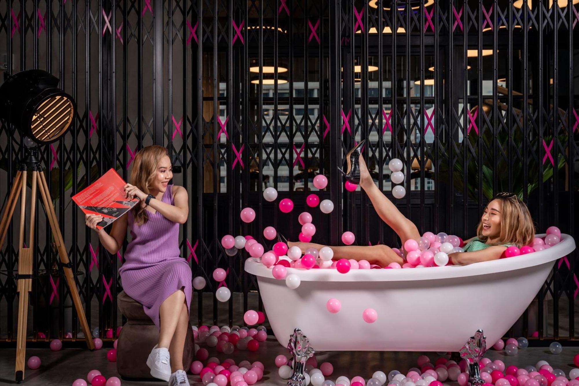 Moxy Bangkok Ratchaprasong Hotel Kültér fotó