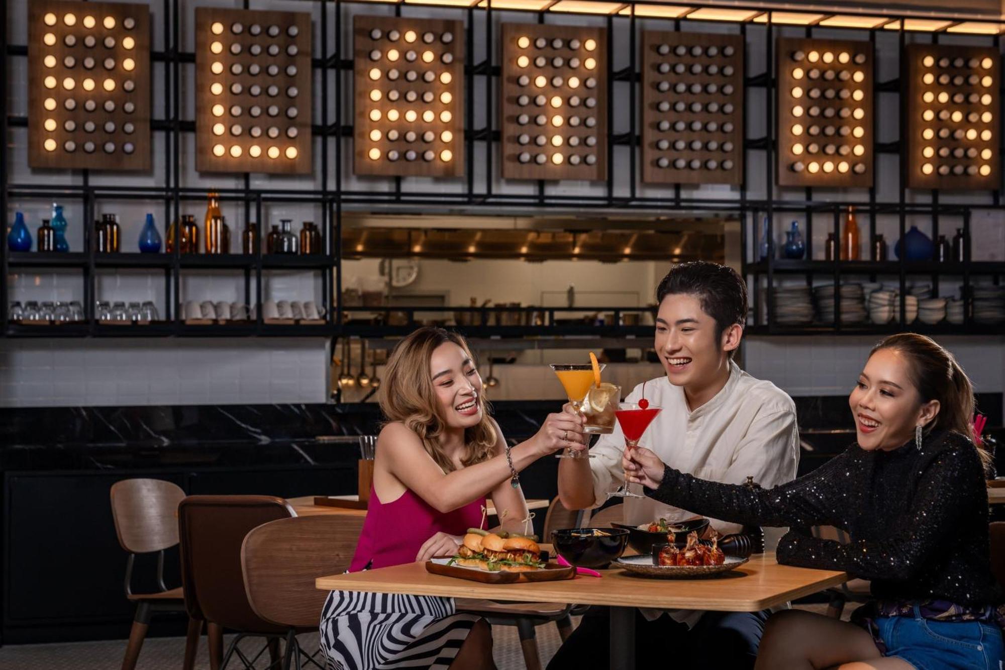 Moxy Bangkok Ratchaprasong Hotel Kültér fotó