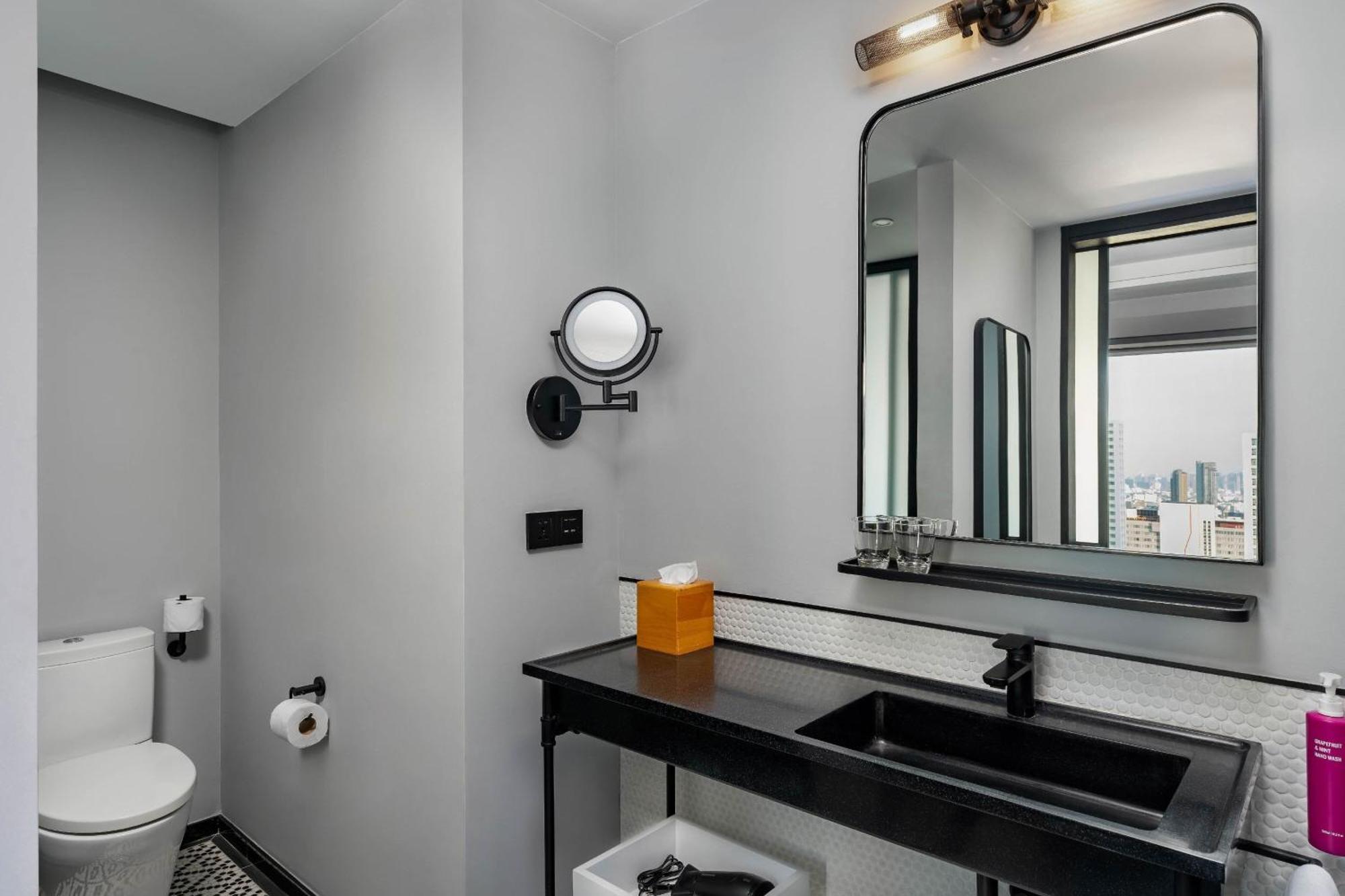 Moxy Bangkok Ratchaprasong Hotel Kültér fotó